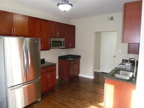 6730 S Merrill Ave in Chicago, IL - Building Photo - Building Photo