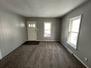 939 W 22nd St in Lorain, OH - Foto de edificio - Building Photo