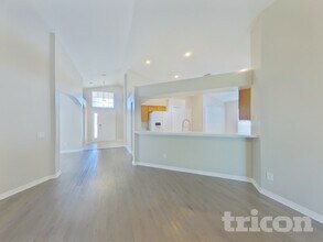 31153 Whinsenton Dr in Wesley Chapel, FL - Foto de edificio - Building Photo