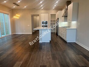 27227 W Coyote Bush Ct in Valencia, CA - Building Photo - Building Photo