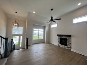 11014 S Millstone Dr in Olathe, KS - Building Photo - Building Photo