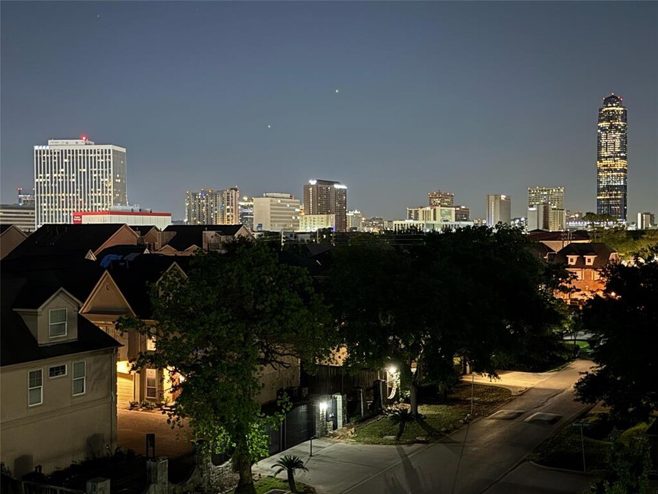 5705 Dolores St in Houston, TX - Building Photo