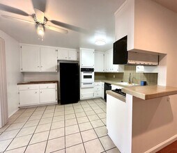 KP in Los Angeles, CA - Foto de edificio - Interior Photo