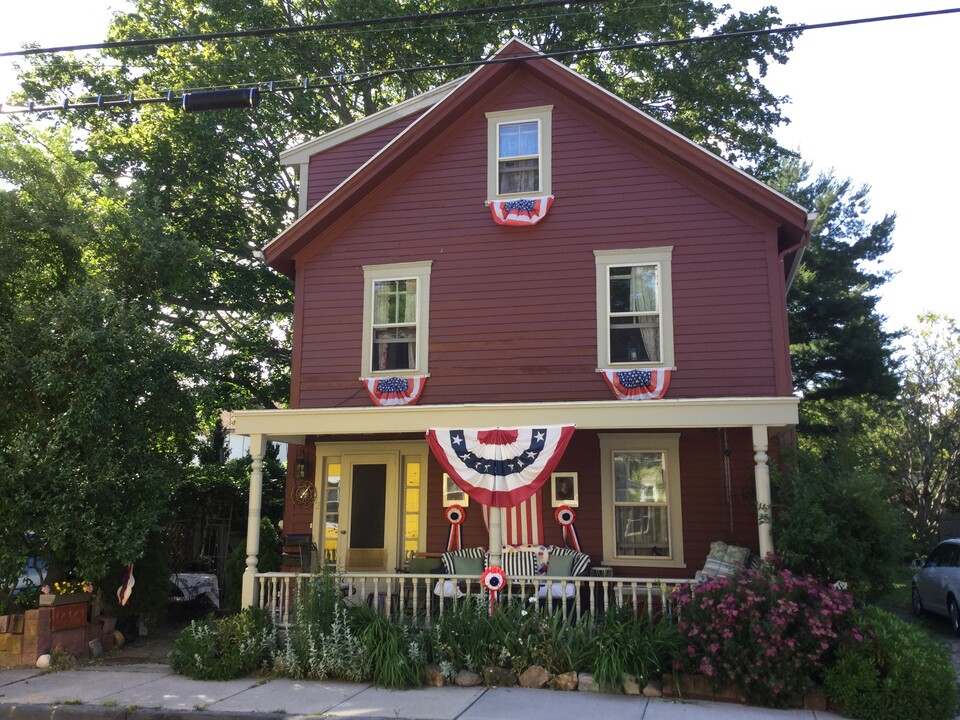 72 Warner St, Unit Midships in Newport, RI - Foto de edificio