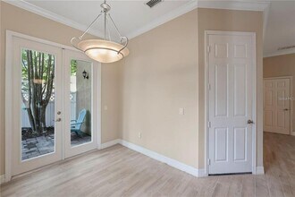 1008 Edison Park Ct in Tampa, FL - Building Photo - Building Photo