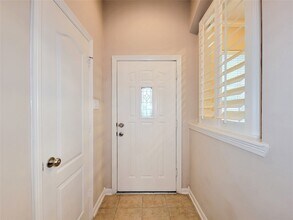 206 Whispering Ridge Terrace in Houston, TX - Foto de edificio - Building Photo