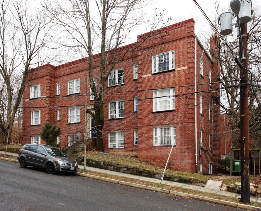 4016 Calvert St NW in Washington, DC - Building Photo