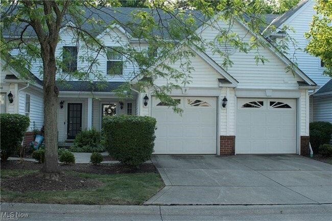 property at 2042 W Reserve Cir