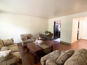 Etzel Place Apartments in St. Louis, MO - Foto de edificio - Building Photo
