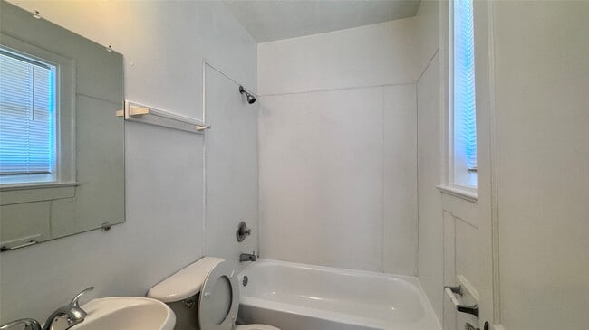 property at 3902 Dallas St