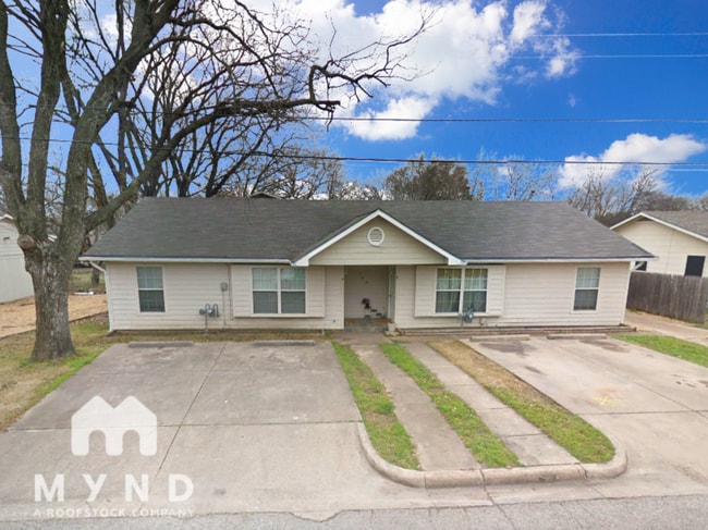 506 E University Ave