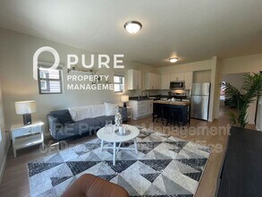 22025 NE Halsey St in Fairview, OR - Building Photo - Building Photo