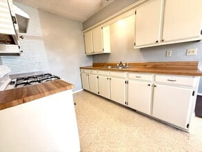 1 W Cumberland in Tishomingo, OK - Building Photo - Building Photo