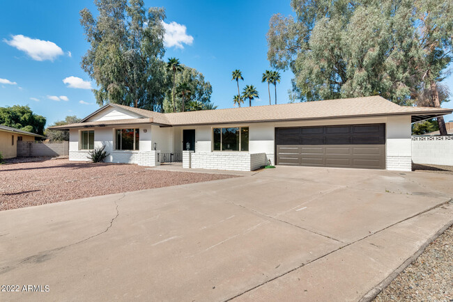 property at 4408 W El Camino Dr