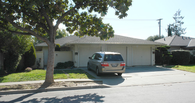 10682 Gardena Ct in Cupertino, CA - Foto de edificio - Building Photo