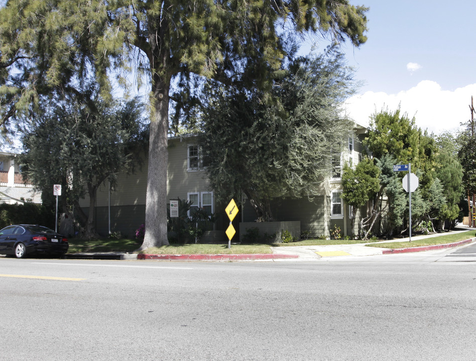 4500 Fulton Ave in Sherman Oaks, CA - Foto de edificio