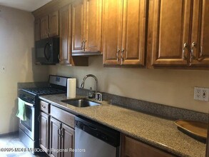 7 Corey Dr in Ocean Township, NJ - Building Photo - Building Photo