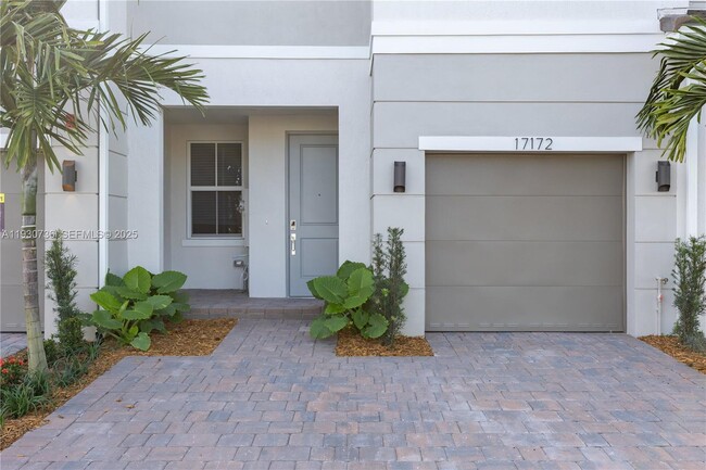 17172 SW 2nd St in Pembroke Pines, FL - Building Photo - Building Photo