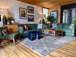 1904 Sierra Nevada Rd in Mammoth Lakes, CA - Building Photo - Building Photo