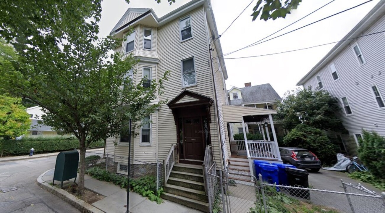 23 Roberts St, Unit 2 in Brookline, MA - Building Photo
