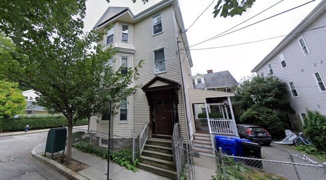 23 Roberts St, Unit 2