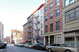 145 Duane St in New York, NY - Building Photo