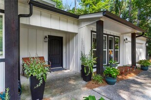 2985 Christophers Ct in Marietta, GA - Building Photo
