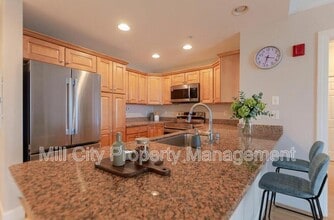 5 Sally Sweets Way in Salem, NH - Building Photo - Building Photo