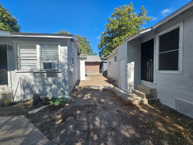 515 Margil St in San Antonio, TX - Building Photo - Building Photo