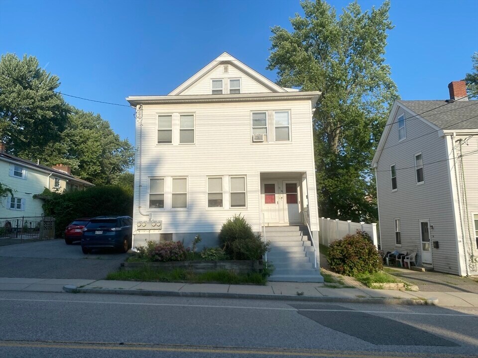 34 A Howard St in Watertown, MA - Building Photo