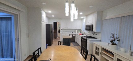 4074 Vista Calaveras St in Oceanside, CA - Foto de edificio - Building Photo