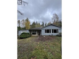 23979 Fern Crescent in Maple Ridge, BC - Building Photo