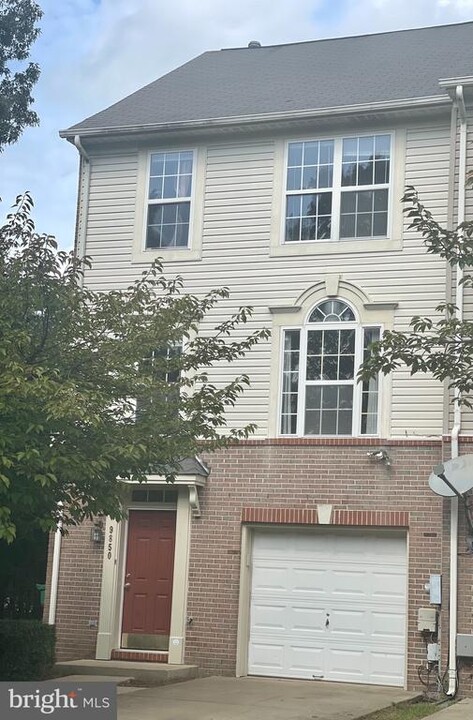 9850 Moffit Pl in Waldorf, MD - Foto de edificio