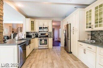 1925 Roxford Dr in Las Vegas, NV - Building Photo - Building Photo