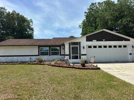818 Mendoza Dr in Kissimmee, FL - Building Photo