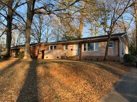 3733 Blandwood Dr in Charlotte, NC - Building Photo
