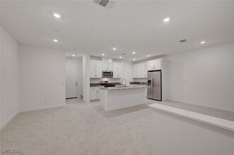 2537 Monolith St in Las Vegas, NV - Building Photo - Building Photo