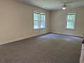 2515 Huntington Rd in Charlottesville, VA - Foto de edificio - Building Photo