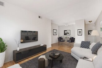 3510 N. Pine Grove in Chicago, IL - Foto de edificio - Building Photo