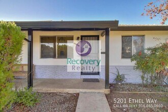 5201 Ethel Way in Sacramento, CA - Building Photo - Building Photo