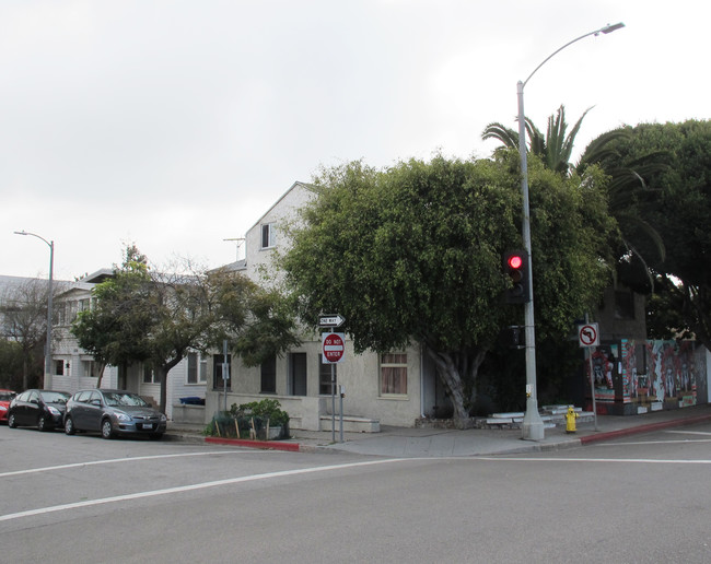 202 Horizon Ave in Venice, CA - Foto de edificio - Building Photo