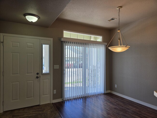 1900 68th Ave in Greeley, CO - Foto de edificio - Building Photo