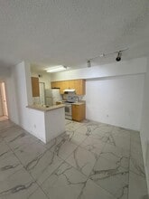 10330 Fox Trail Rd S in Royal Palm Beach, FL - Building Photo - Building Photo