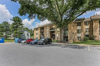 5476 Cedar Ln in Columbia, MD - Building Photo - Building Photo