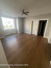 527 E Drinker St in Dunmore, PA - Building Photo - Building Photo
