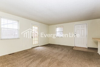 7641 Dalmation Dr in Dayton, OH - Building Photo - Building Photo