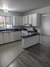 305 Pineault Rue in Mont-St-Hilaire, QC - Building Photo - Building Photo