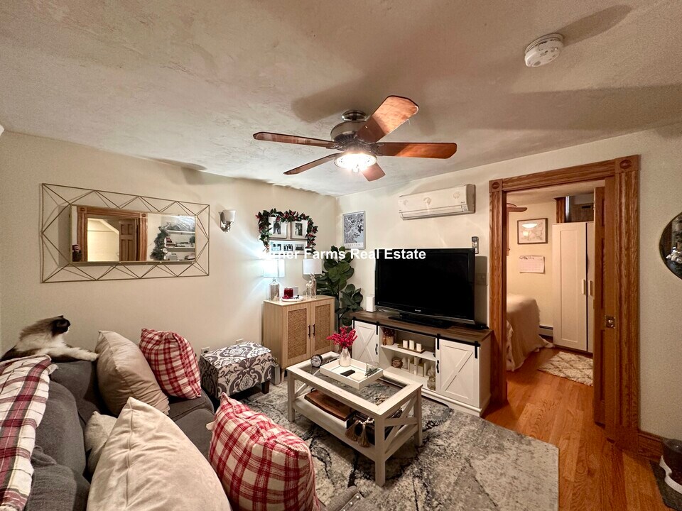 29 Phillips St, Unit G in Boston, MA - Building Photo