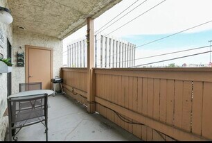 8529 Hearth Dr in Houston, TX - Building Photo