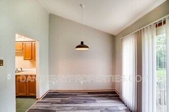 3162 Kylemore Rd in Toledo, OH - Building Photo - Building Photo